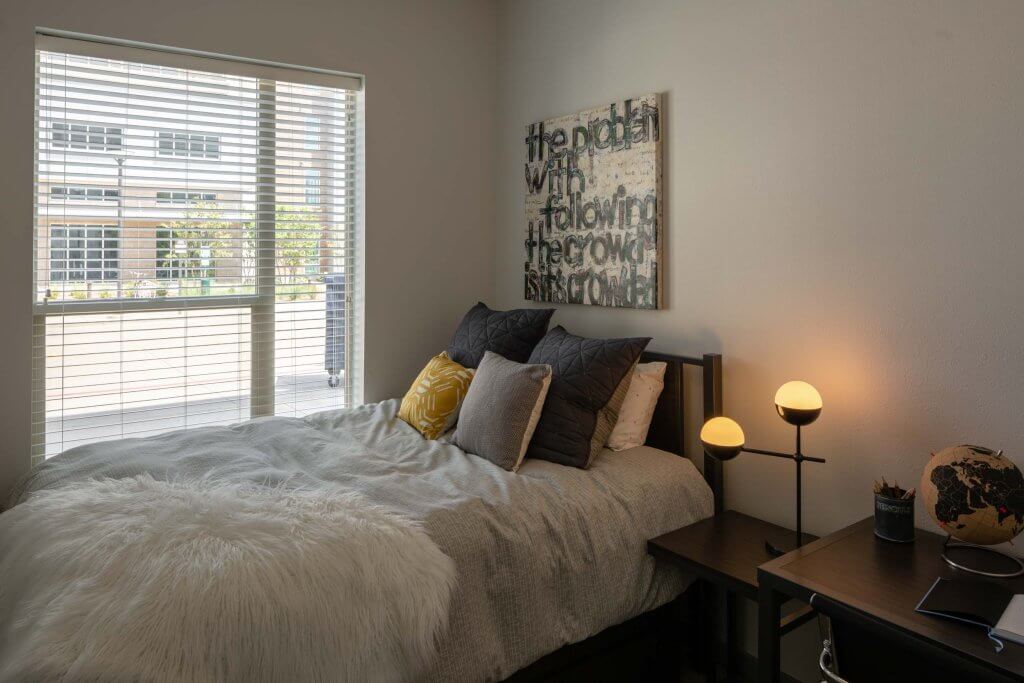 apex 1x1 562 bedroom1