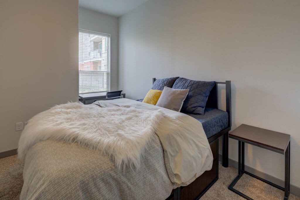 comet 3x3 1108 bedroom